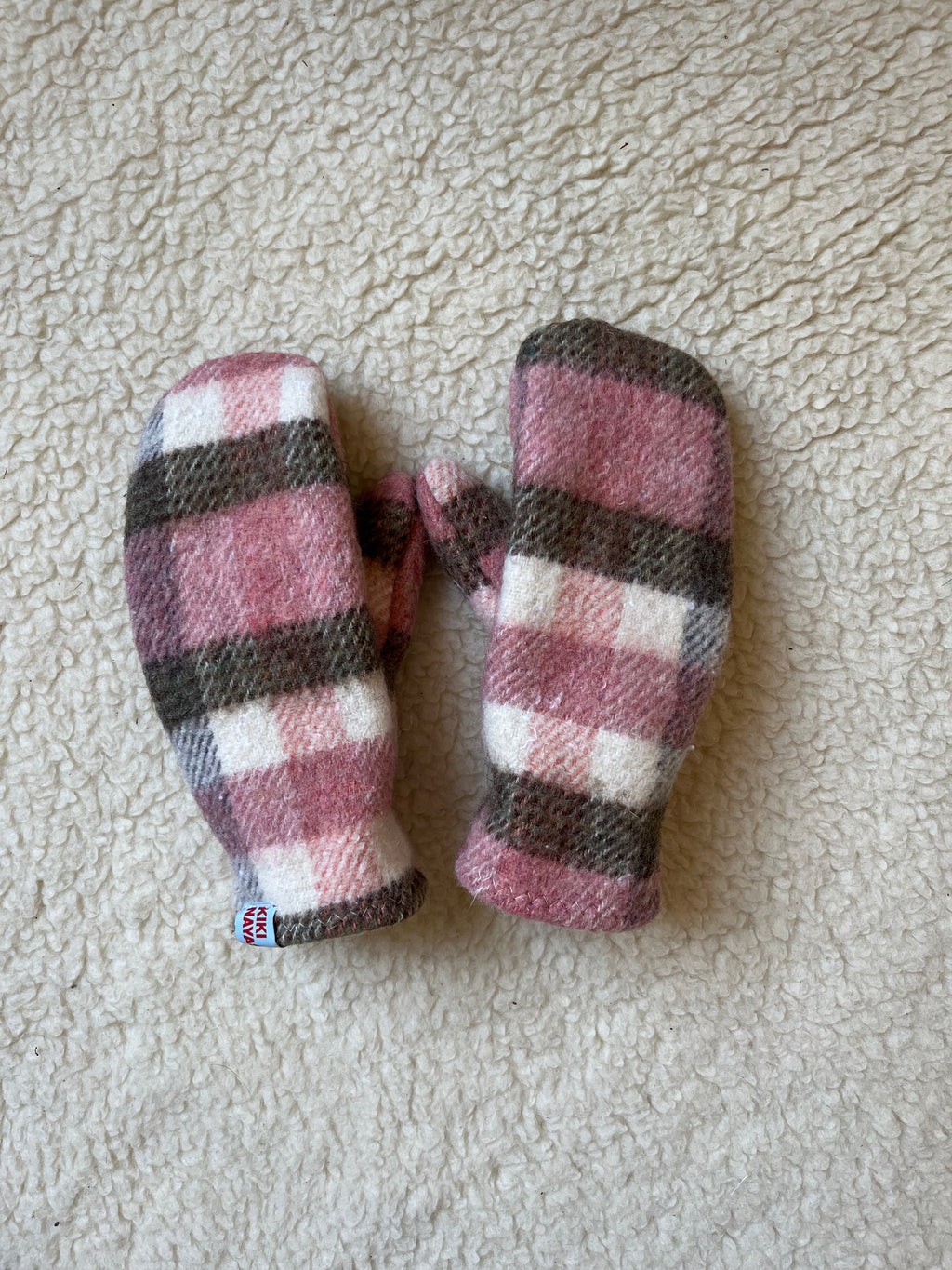 Moufles upcyclées laine à carreaux