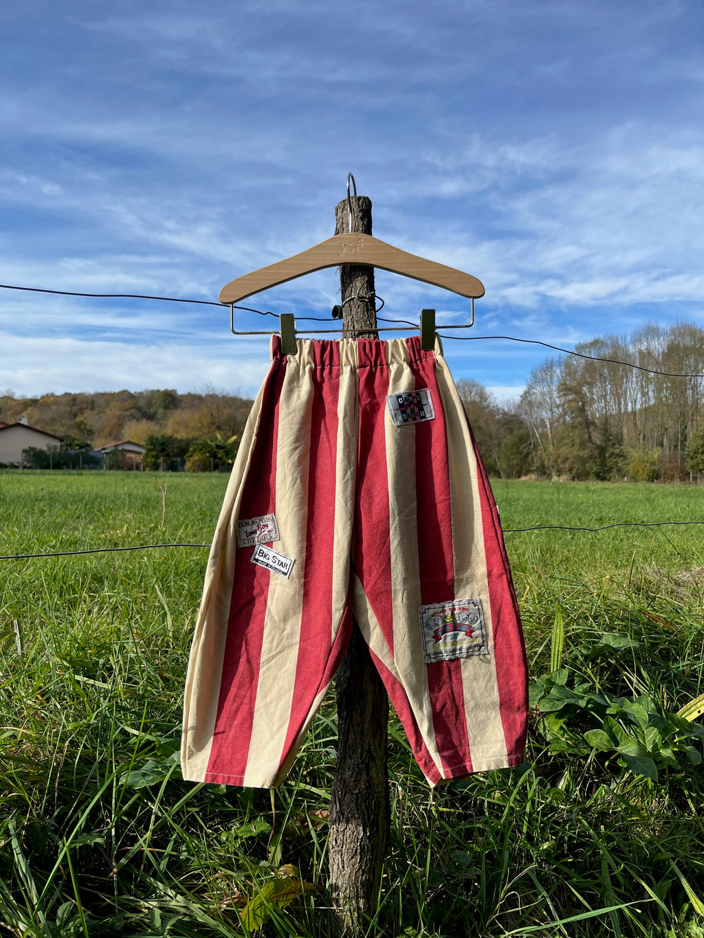 Pantalon enfant rayures et patchs