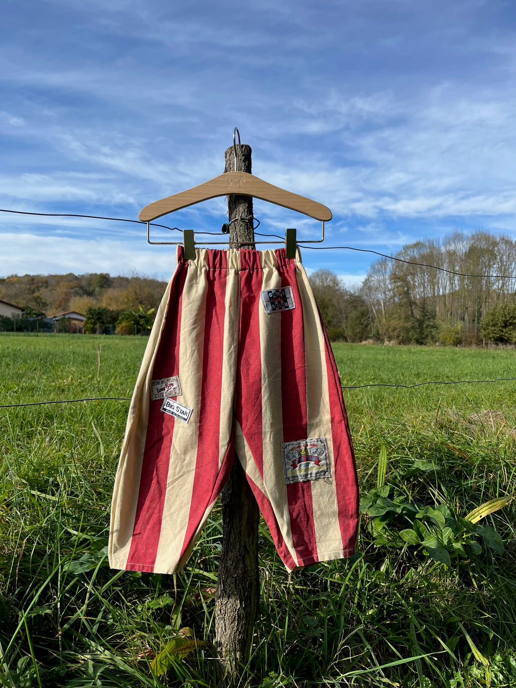 Pantalon enfant rayures et patchs