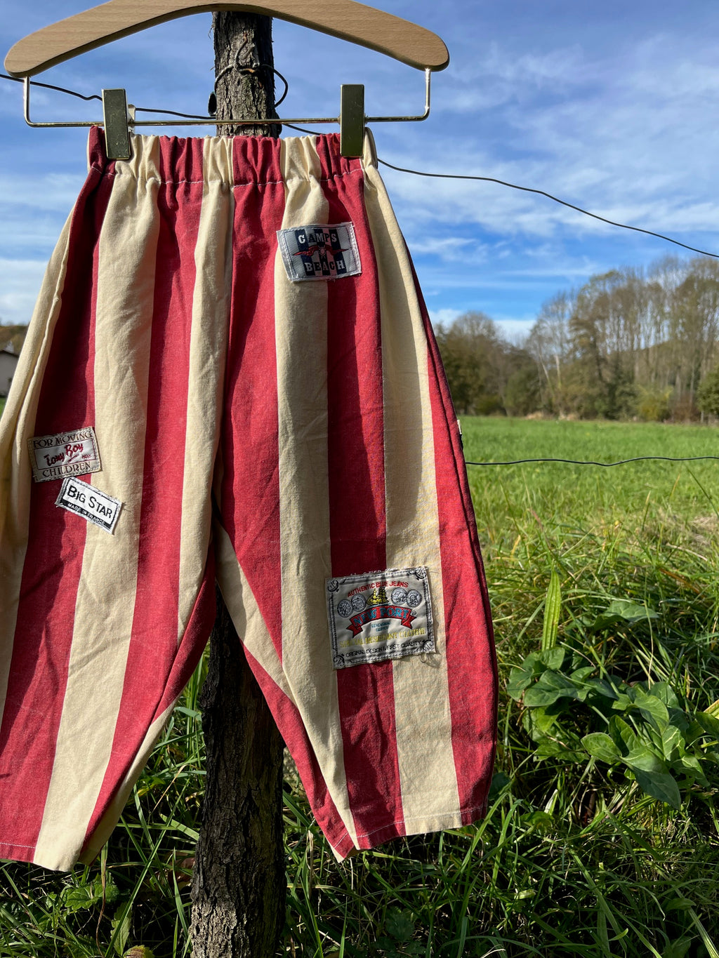 Pantalon enfant rayures et patchs