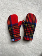 Moufles upcyclées en laine tartan