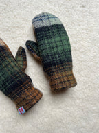 Moufles upcyclées en laine tartan