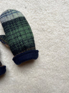 Moufles upcyclées en laine tartan